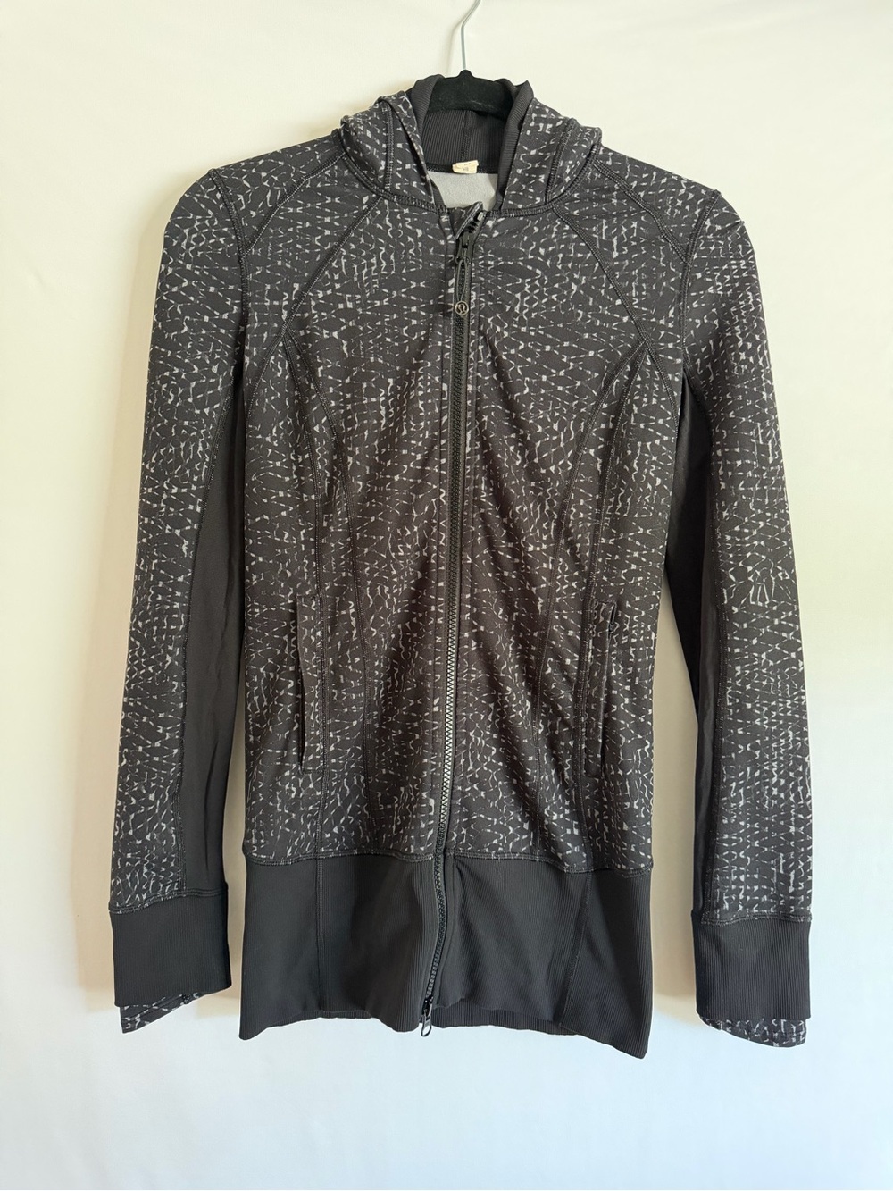Lululemon Daily Practice Jacket Samba Snake Battleship Size 4 rare print Hoodie